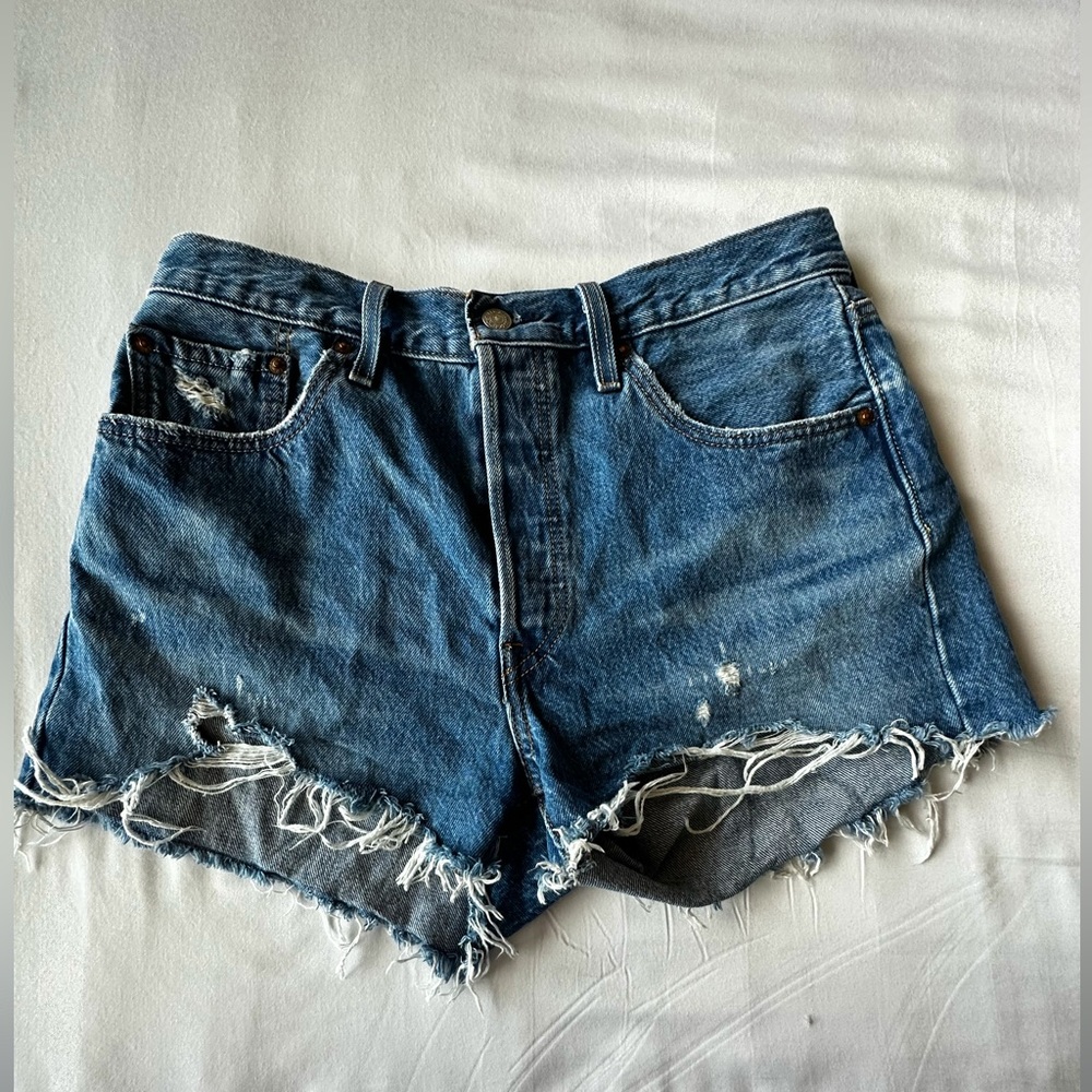 Levi’s High Rise 4 Button Jean Shorts